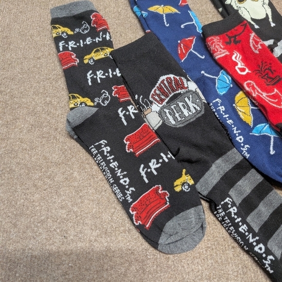 Friends Dress Socks Novelty Men's 7 pairs - Picture 2 of 4
